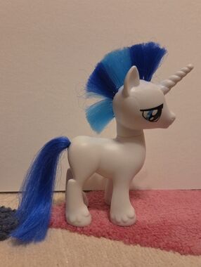 My Little Pony FiM Family Moments Shining Armor MLP Hasbro 3" Figure